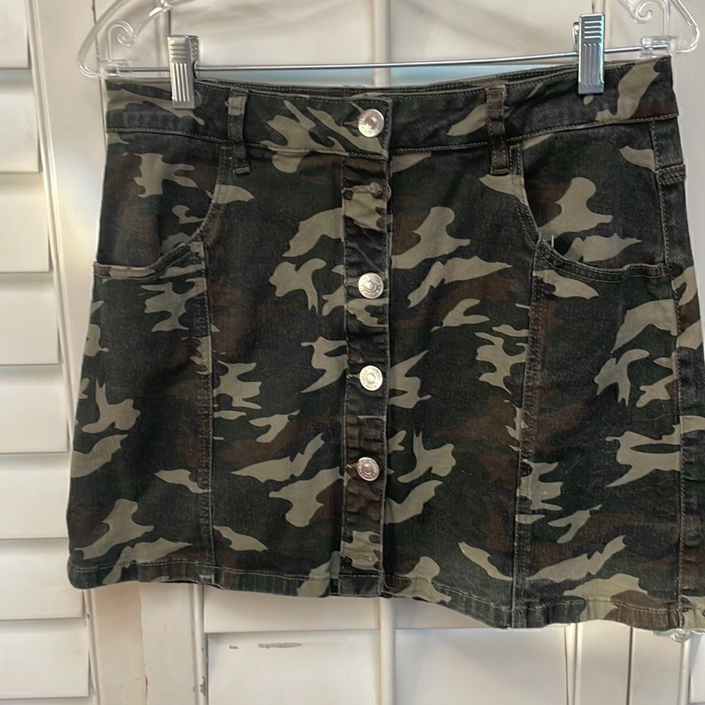 Almost Famous camo mini